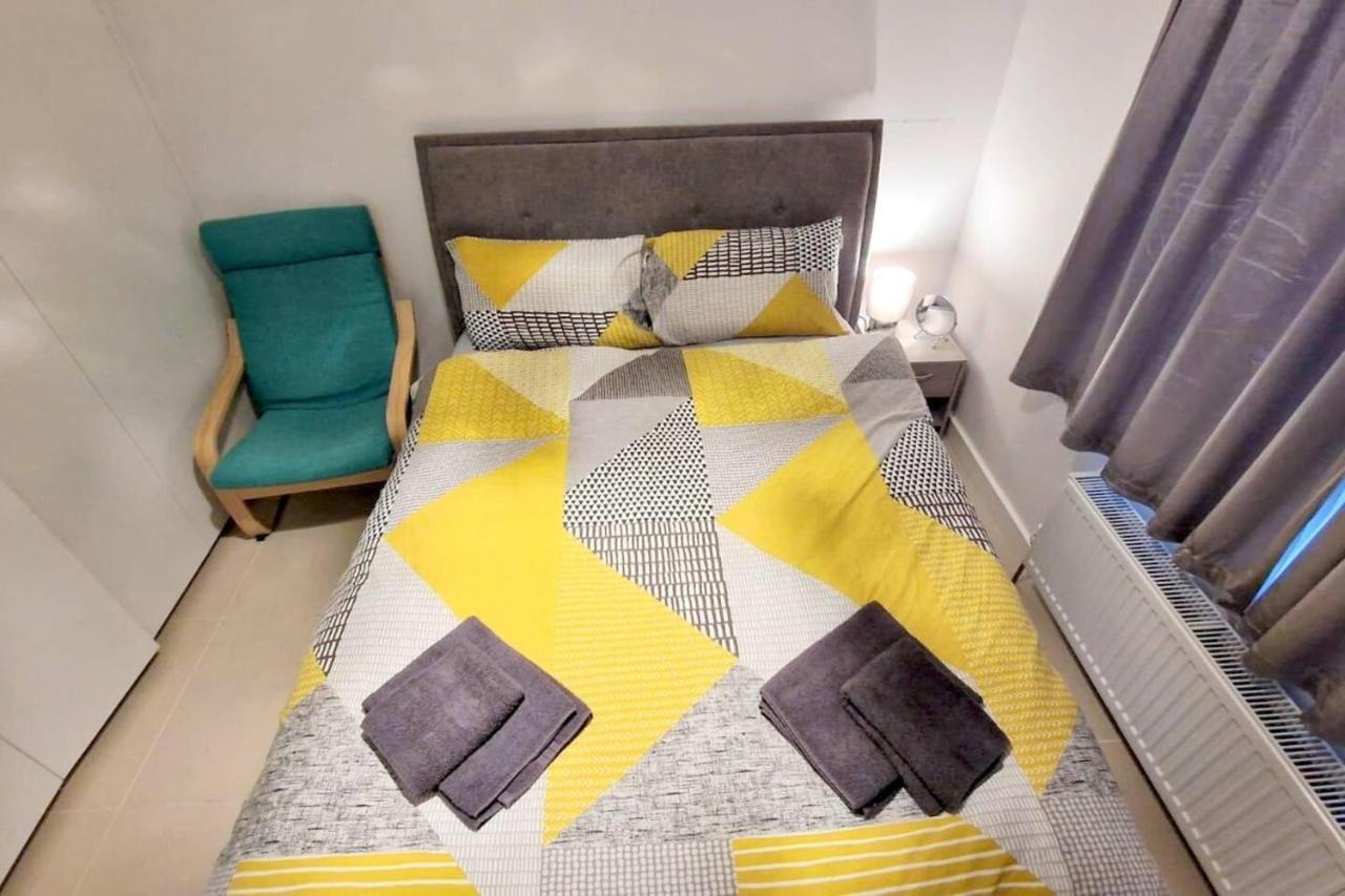Вилла Modern 3-Bed House In Surrey Quays Лондон Экстерьер фото